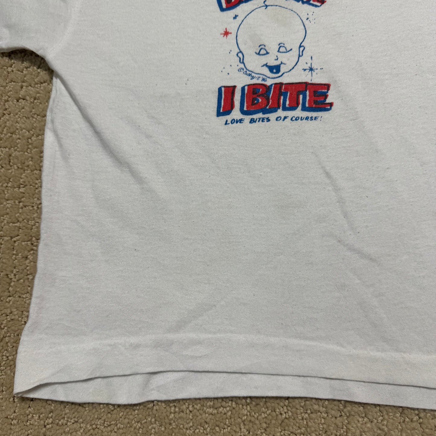 1986 80s Kids Toddler Vintage T-Shirt “ Beware I Bite, Love Bites Of Course! “ Single Stitch White 50/50 Short Sleeve 3Y 4Y 5Y Baby Tee Made in Canada