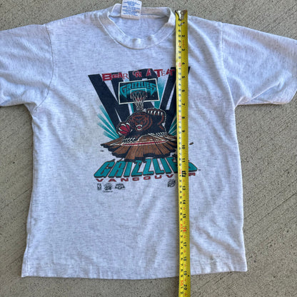 90s Vintage Kids Vancouver Grizzlies NBA Gray Tshirt 6Y 8Y