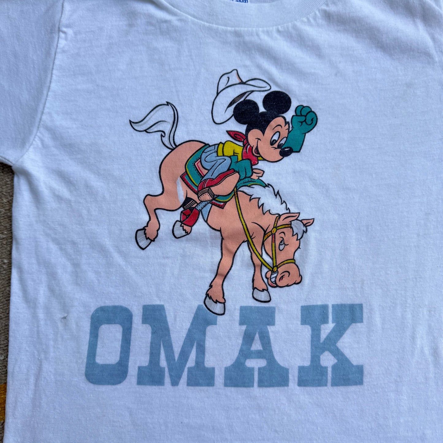 80s 90s Kids Mickey Cowboy Omak Single Stitch White T-Shirt M 10-12T Baby Tee Made In USA