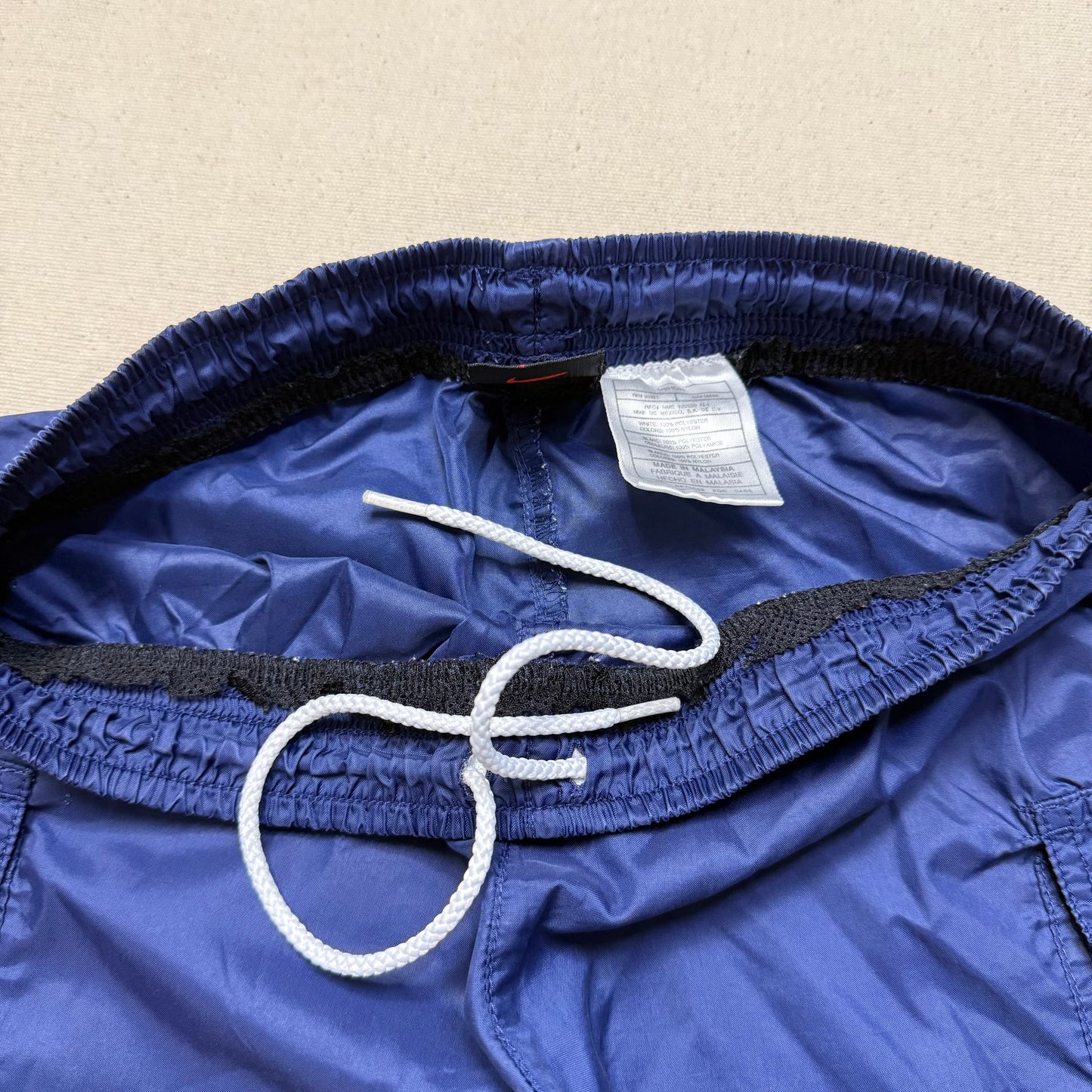 90s 2000’ Kids Vintage Nike Navy Cargo Style Loose Fit Shell Shorts / 6y 7y 8y