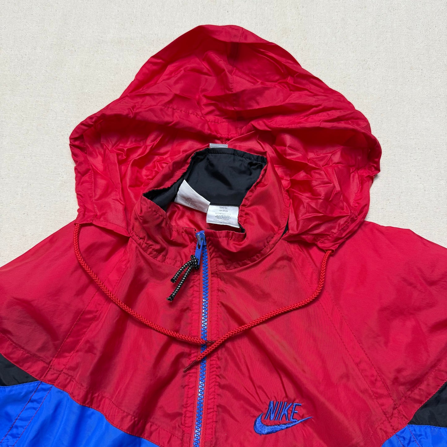 90s Kids Vintage Nike Red Blue Multicolour Hidden Hood with Light Reflector Windbreaker Light Jacket  / 6y 7y 8y