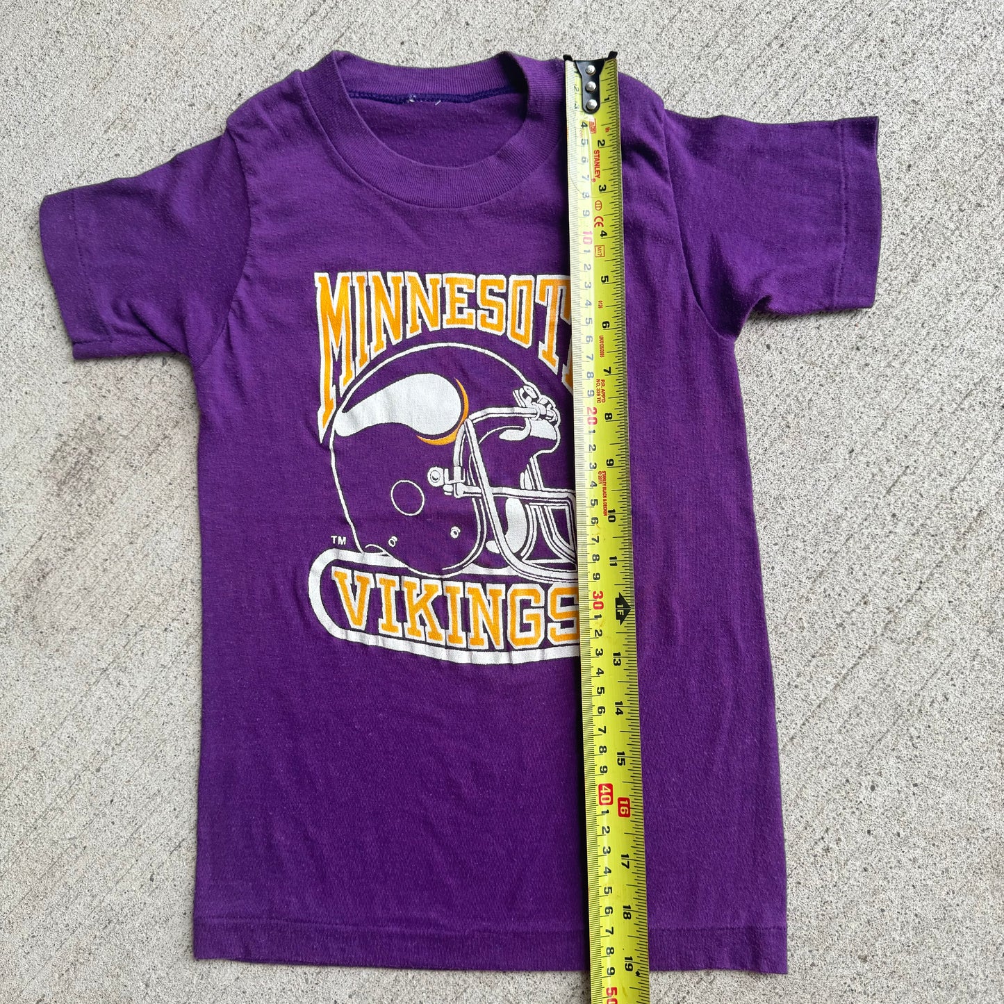 Kids Vintage Minnesota Viking Football Purple T-Shirt 5Y 7Y