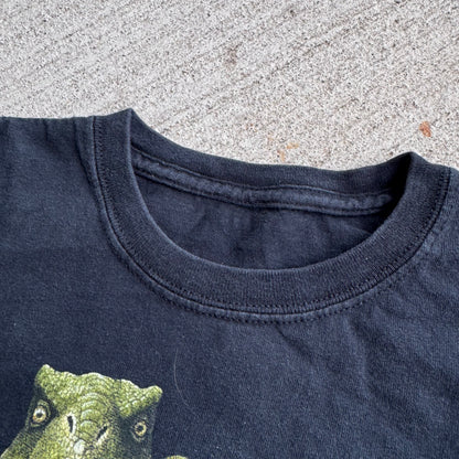 Kids Vintage Sarett Nature Centre Dinosaur Double Sided Black T-Shirt 7Y 8Y 9Y