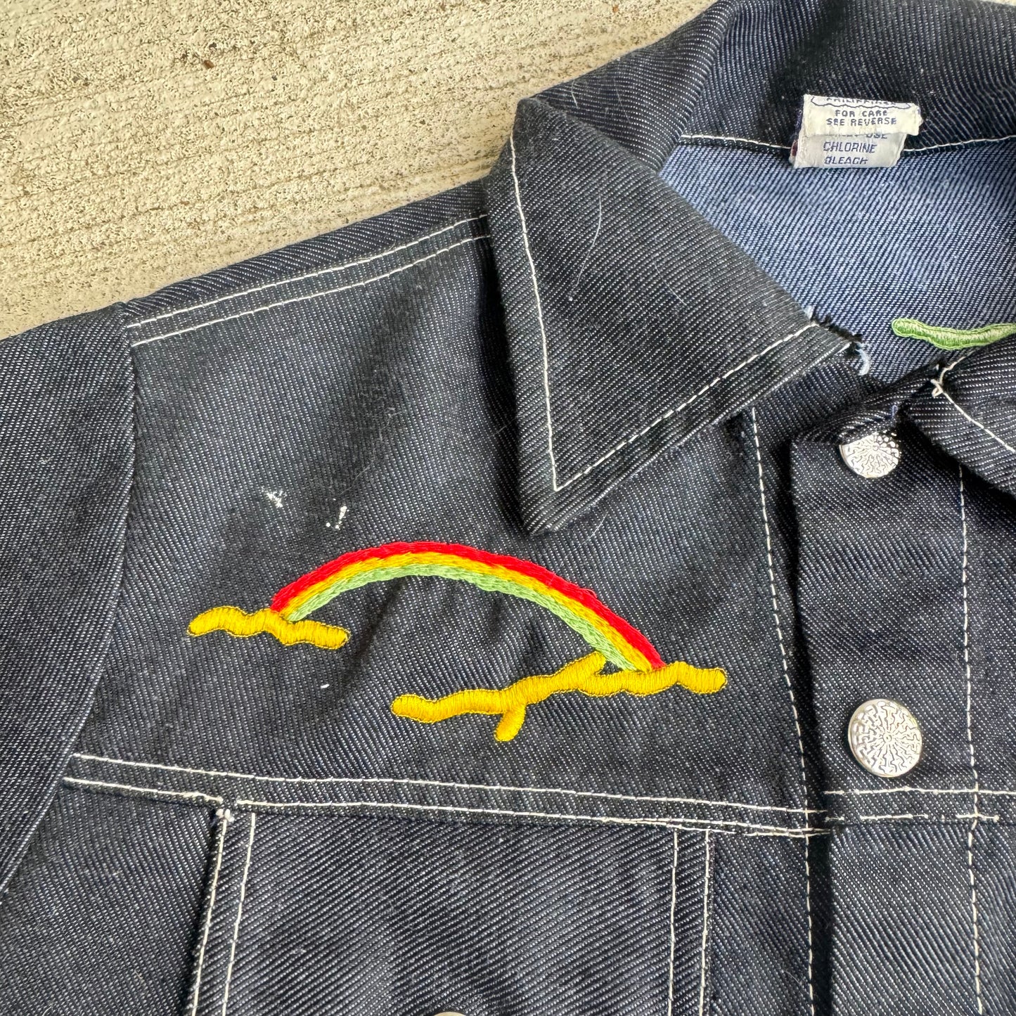 80s Kids Toddler Vintage Dark Denim Snap Double Pocket Long Sleeve Jacket With Cute Embroidered Patches Front And Back 4Y 5Y