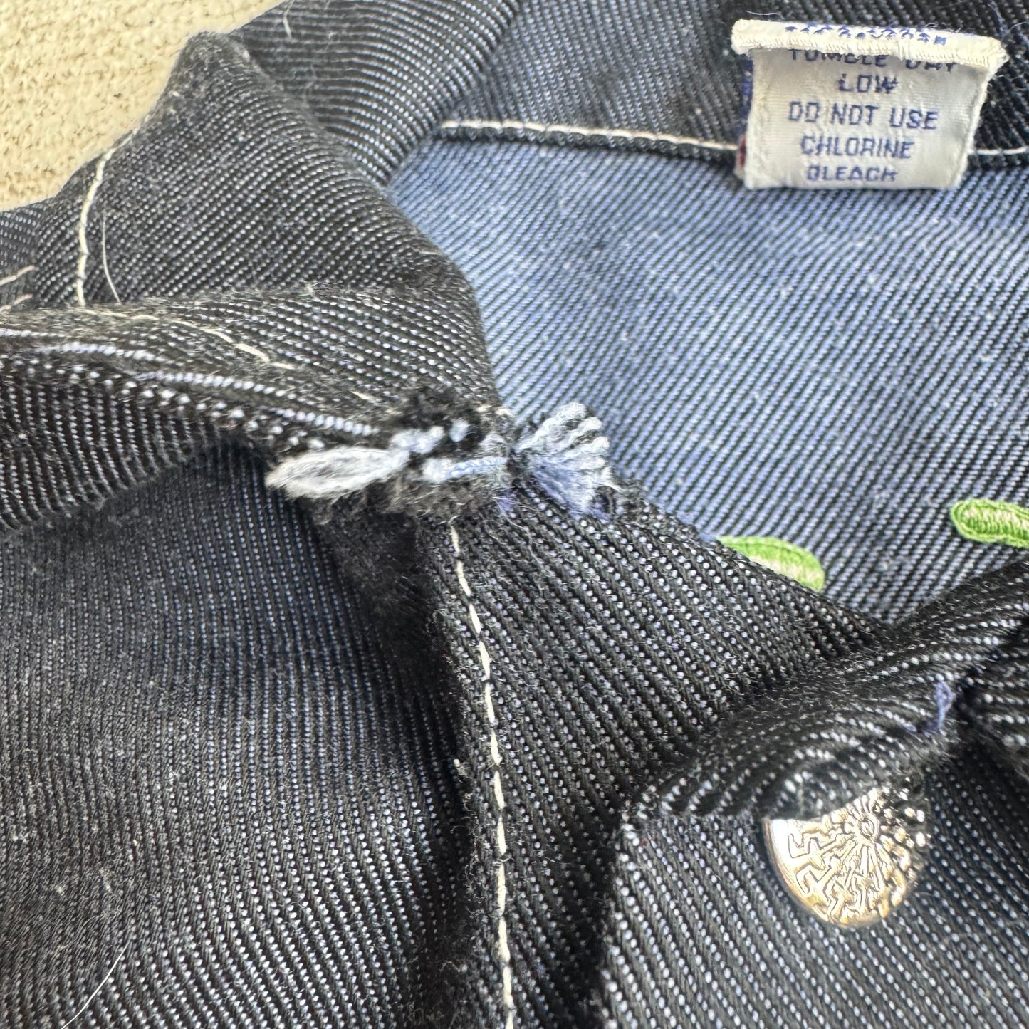 80s Kids Toddler Vintage Dark Denim Snap Double Pocket Long Sleeve Jacket With Cute Embroidered Patches Front And Back 4Y 5Y