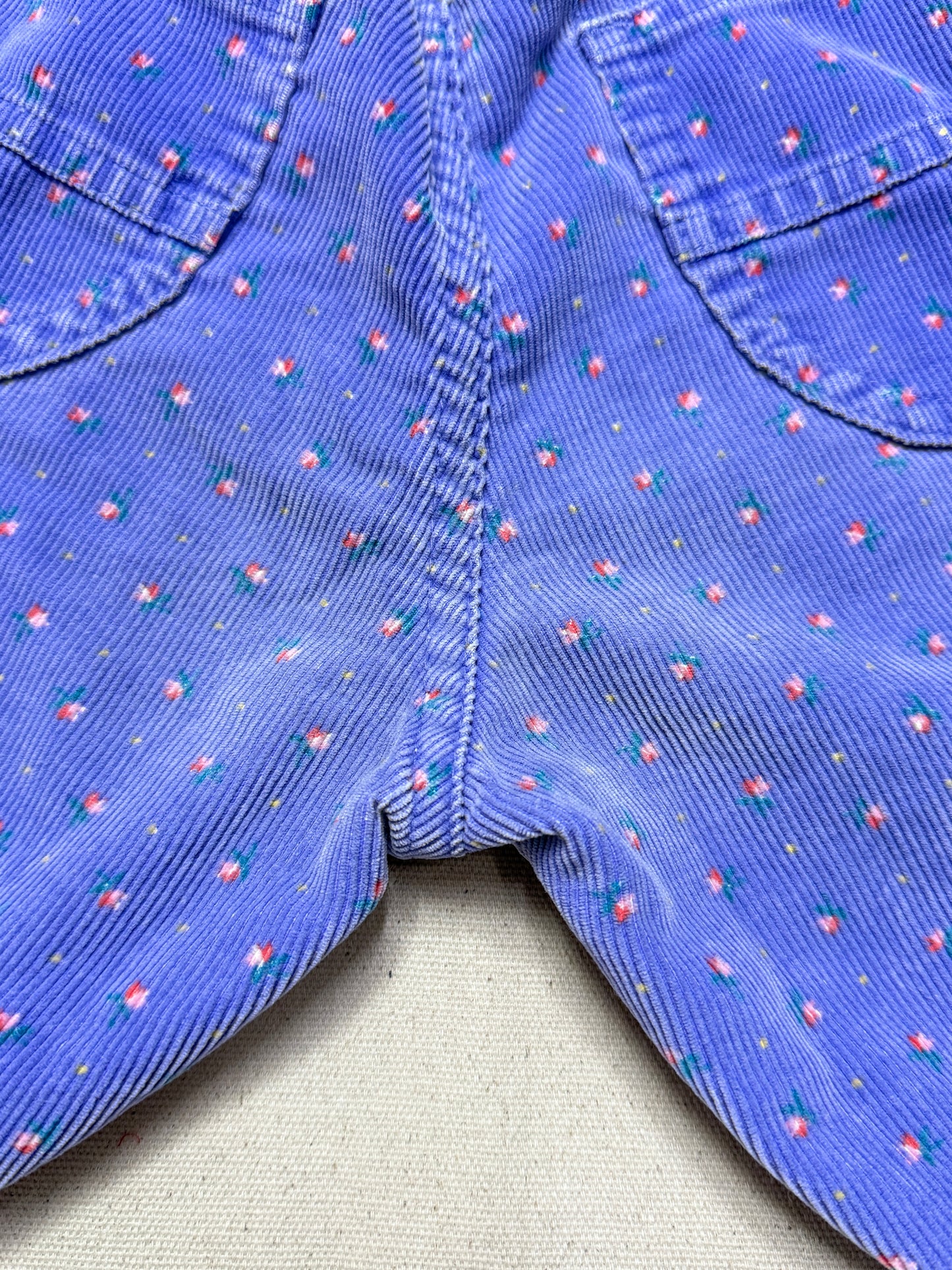 90s Kids Toddler Vintage Oshkosh Bgosh Flower AOP Light Purple Corduroy Overall / 2T 3T / Made in USA