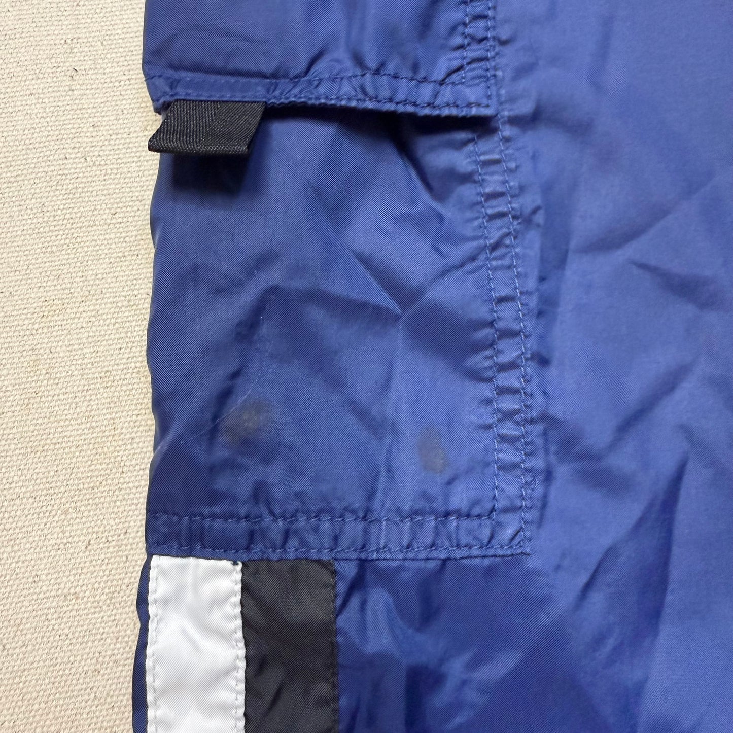 90s 2000’ Kids Vintage Nike Navy Cargo Style Loose Fit Shell Shorts / 6y 7y 8y