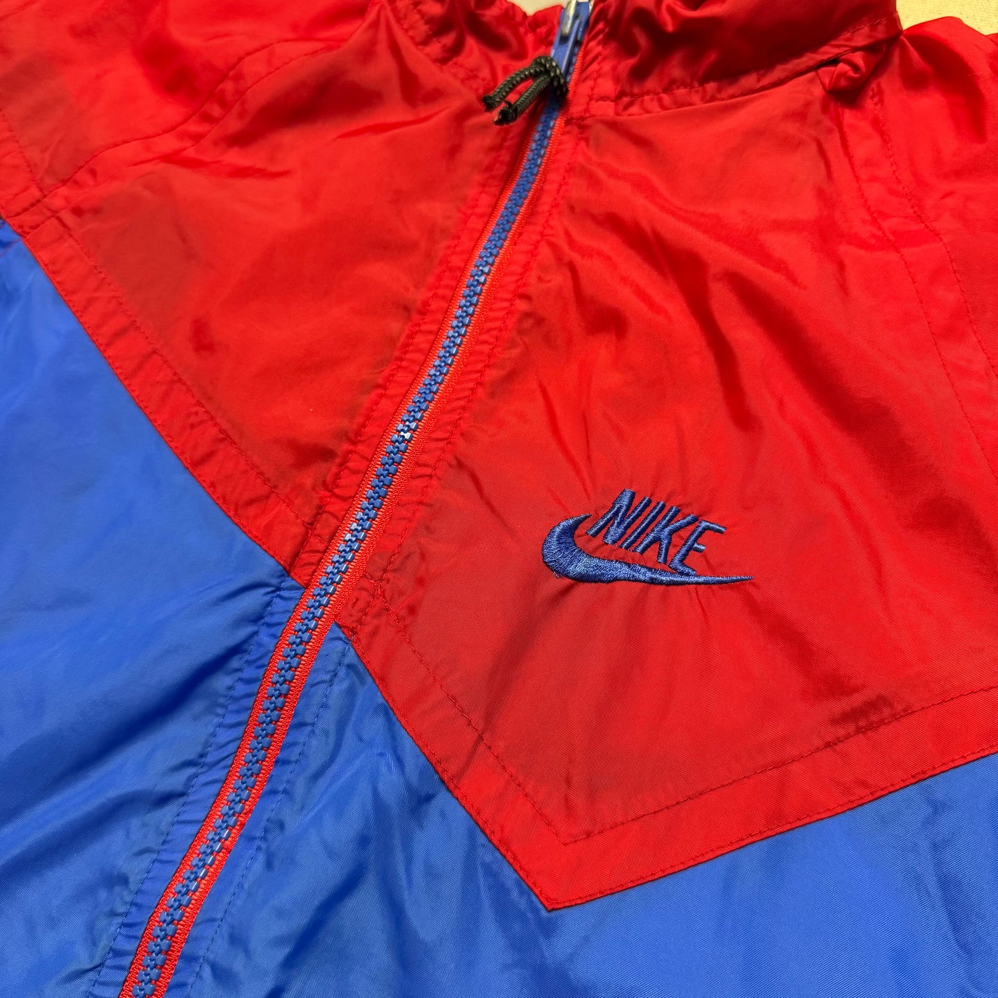 90s Kids Vintage Nike Red Blue Multicolour Hidden Hood with Light Reflector Windbreaker Light Jacket  / 6y 7y 8y