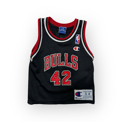 90s VTG Kids Champion Bulls #42 Brand Black Basketball Jersey S(4)