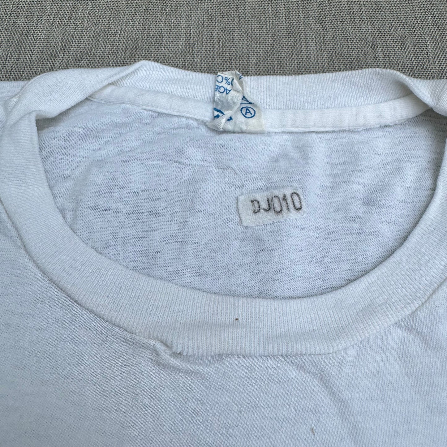 70s Kids Vintage Monchen Yoddlers Print SouvenirWhite 100% Cotton Single Stitch Short Sleeve T-Shirt 10Y Baby Tee XS Adult