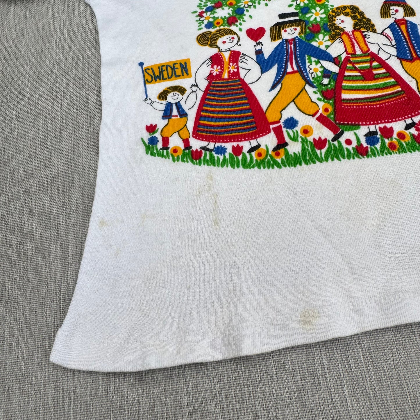 70s Kids Vintage Sweden Cute Print Design Off White Short Sleeve T-Shirt Made in Sweden 3Y 4Y 5Y