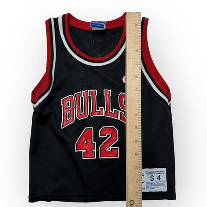 90s VTG Kids Champion Bulls #42 Brand Black Basketball Jersey S(4)