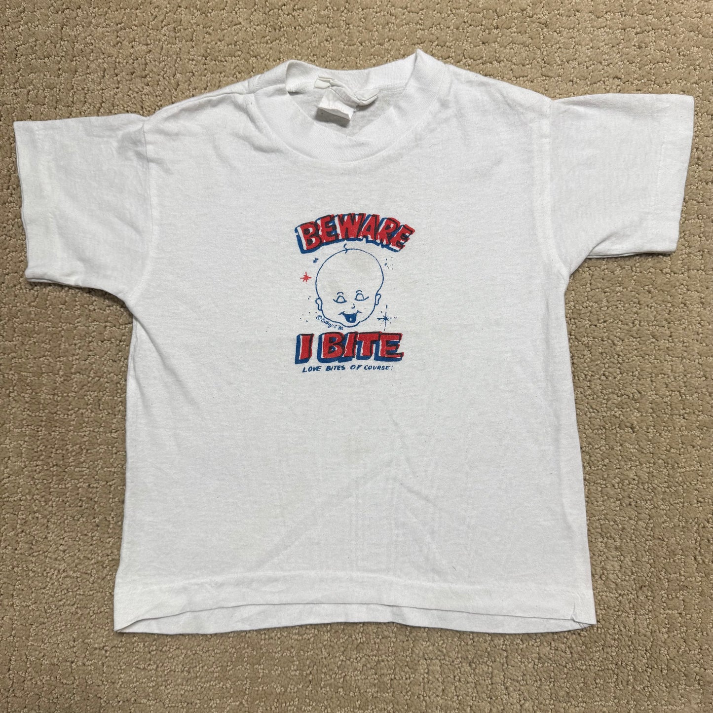 1986 80s Kids Toddler Vintage T-Shirt “ Beware I Bite, Love Bites Of Course! “ Single Stitch White 50/50 Short Sleeve 3Y 4Y 5Y Baby Tee Made in Canada